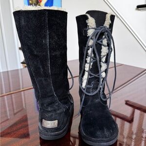 UGG Women's Whitley Black Winter Boots Shearling